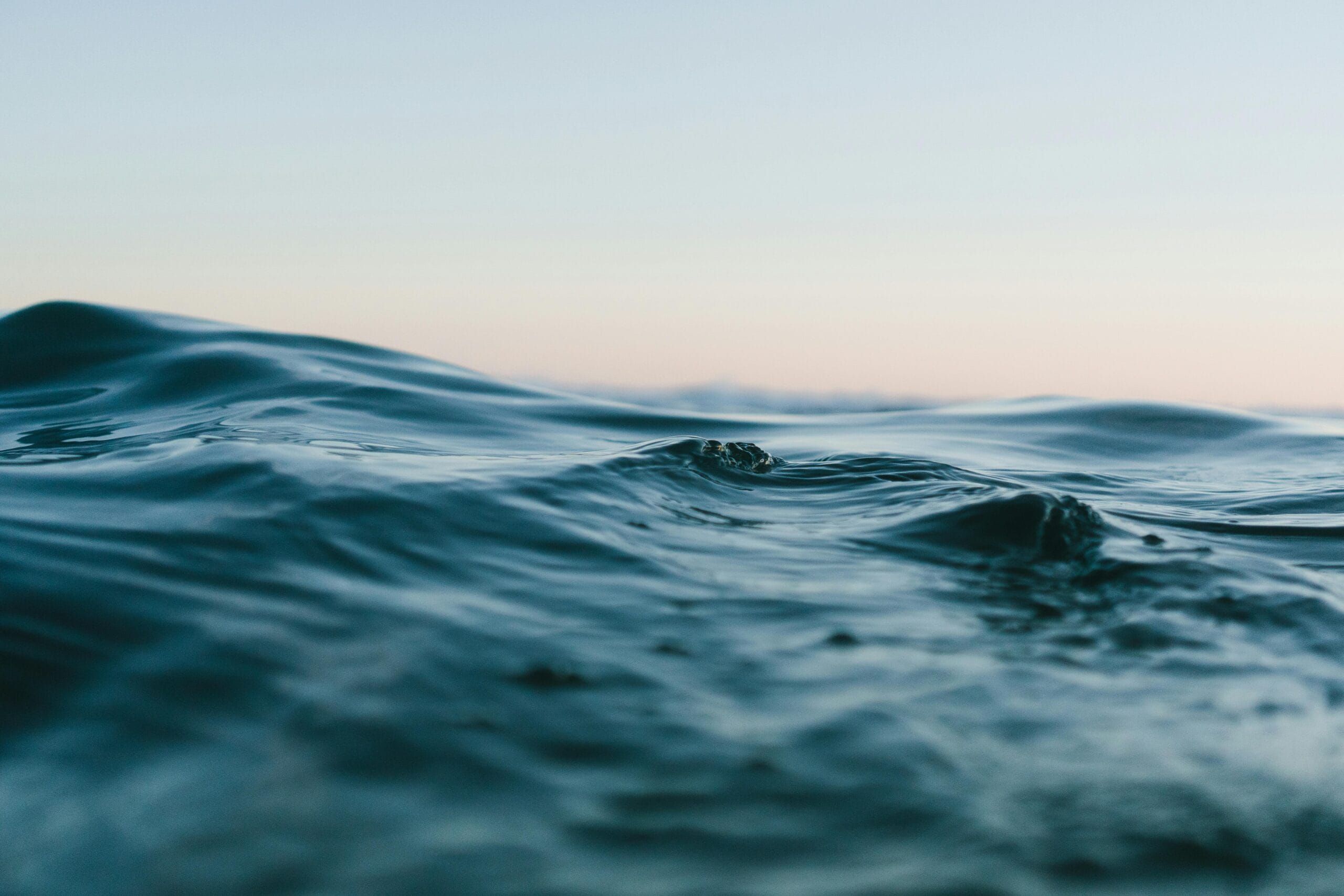 Photo de vagues pour illustrer le jour 3 de la retraite de Mam'en Présence