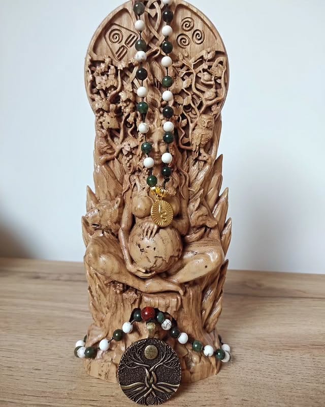 Mala Incarnation sur son autel de méditation